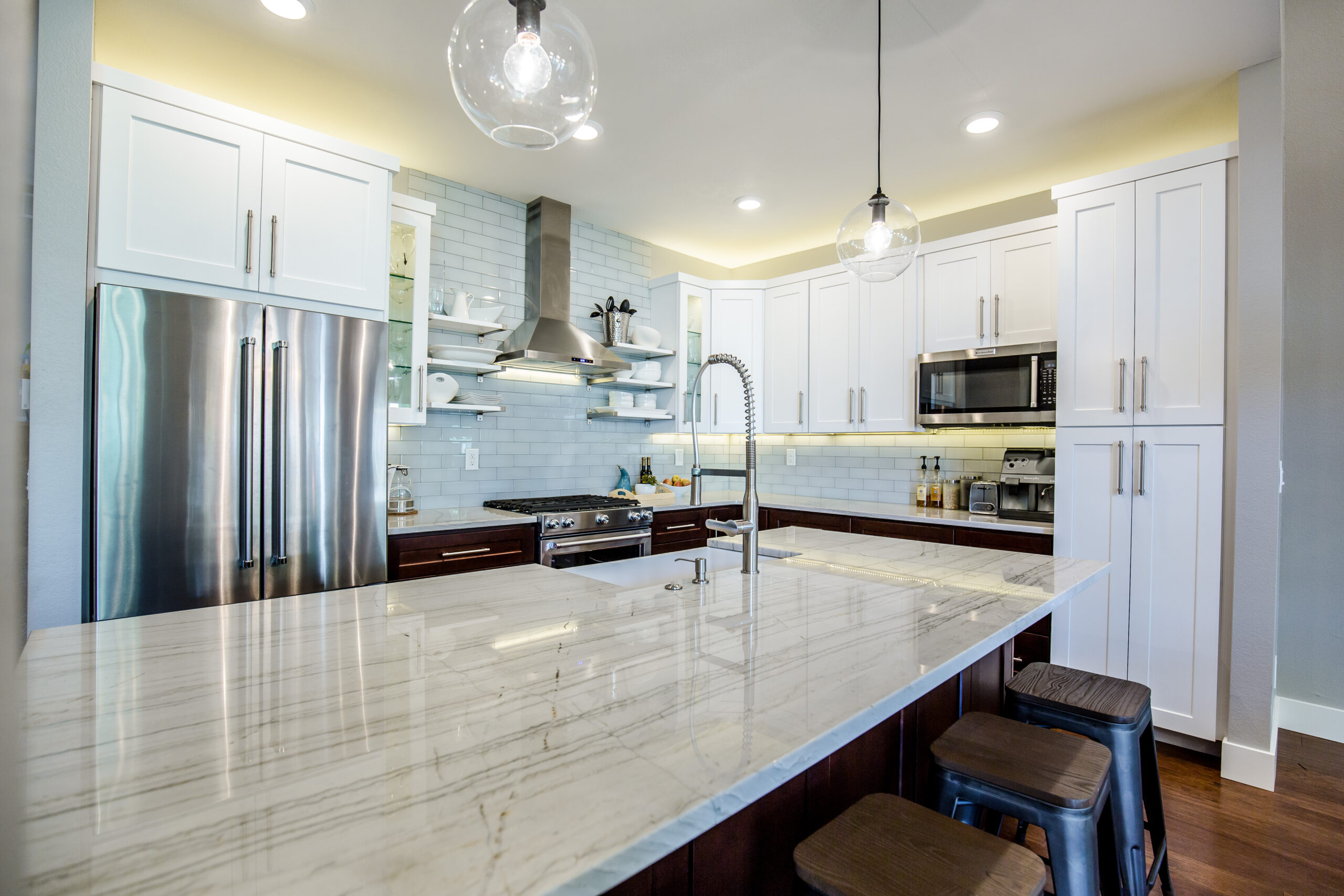 Glass tile kitchen backsplash